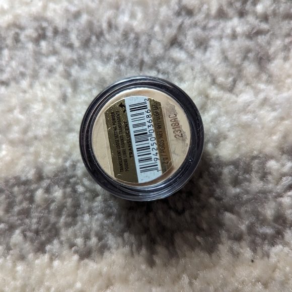 Translucent Setting Powder - Picture 6 of 9